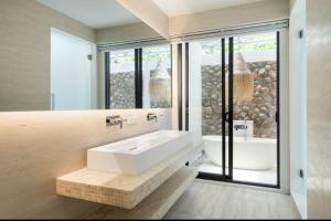 Casa Oriental Serene Balinese Garden Retreat