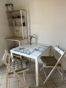 Grünspecht am Klein Venedig, zentral mit Balkon, Arbeitsplatz, Küche, Badewanne etc