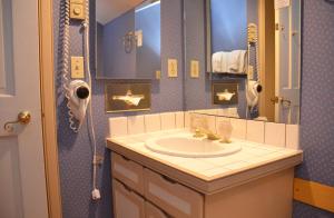 Village Chateaux 1053 by Great Western Lodging