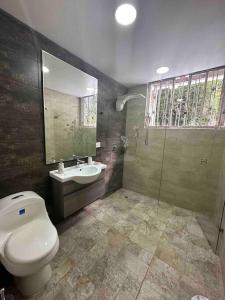 Increíble casa campestre con piscina y jacuzzi