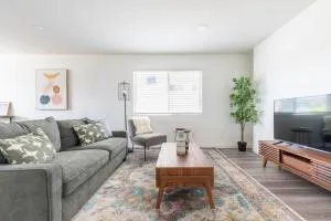 Enjoy Alhambra Night Life at 2BR Apt - 蒙特利公园市