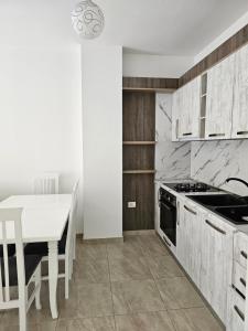 Tirana Apartament,Levis