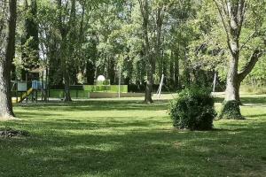 Appartements Gite L-hirondelle a St Antonin du Var, 2 chambres : photos des chambres