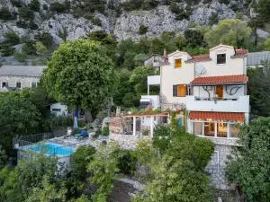 Holiday Home Monti Mare - Podšpilje