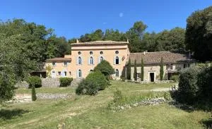 La Bastide Basse Nature Piscine à 3 quarts d'heure de la mer - 西格 La Bastide Basse Nature Piscine à 3 quarts d'heure de la mer - 西格