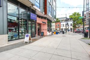 Shaw jr 1br w wd roof gym nr U St WDC-629