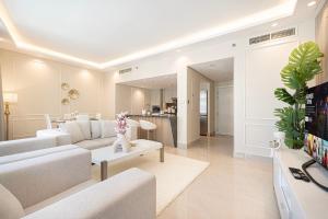 Stunning Burj and Fountain View - 2BR