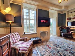 Unique Cardiff Centre couples retreat, 1 bed maisonette