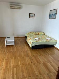 Apartments by the sea Slatine, Ciovo - 1128