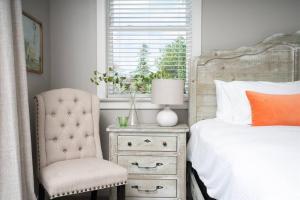 Luxurious, Modern Farmhouse in Wine Country