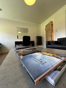 Reykjavik Urban Escape 2-Bedroom Haven with Private Entrance