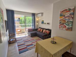 Appartement Climatisé 2P avec Garage, Balcon, Centre-ville, 50m Plage, Sainte-Maxime - FR-1-780-36