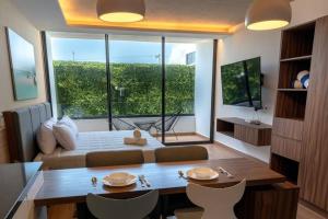 Beachside Studio & Jacuzzi Bliss