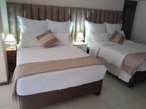 Purple Olive Guest House - Baviaanspoort