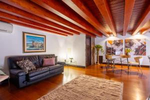 Behind the Cathedral apt