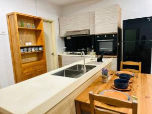 Mount Austin JB Palazio Lake view 3Br2Ba 2-9pax TV box near Aeon