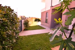 Luxury apartment Punta with sea view and swimming pool