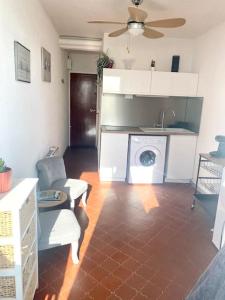 Studio Centre, 2ème ligne petite vue mer- Self Check In