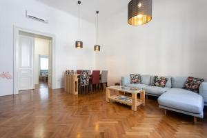 Spacious Apartment in Historic Centre & FREE Parking 