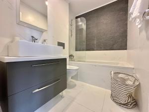 Single Room A403 StayInn by Cosmopolis