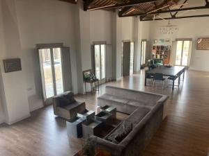 molino rehabilitado con gran terraza y piscina