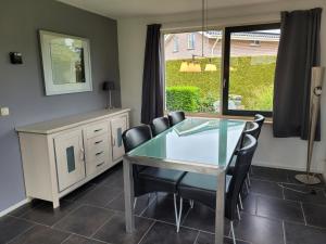 Holiday Home Friesland near the Wadden Sea with Wifi and 3 Bedrooms