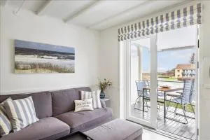 Holiday Apartment With Ocean View - Skovshoved