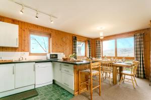 Holly Lodge sleeps 6 wheelchair access