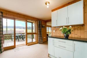 Holly Lodge sleeps 6 wheelchair access