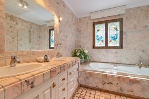 Pastor by Aguilarent