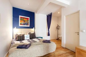 Alfama III - French balcony and smart check-in