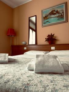 Double or Twin Room with Bathroom