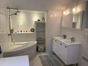 Villas Villa in Provence - Amazing View from Pool Terrace : photos des chambres