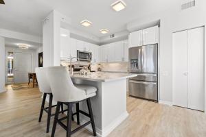 Beach Colony East 16A-Penthouse