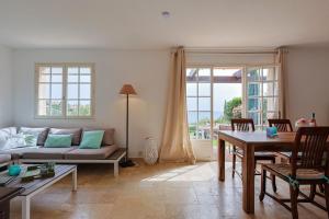 Provenzalisches Haus Homard - mit privatem Garten und Meerblick by Riviera HomeLife