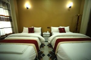 Hotel Flycatcher Chitwan- A jungle Safari Home