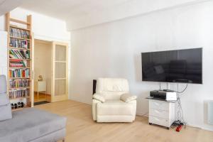 Artistic Studio Quiet Crusader Street Apartment