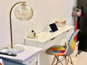 1BR Suite near Megamall, Boni & Shaw MRT Station