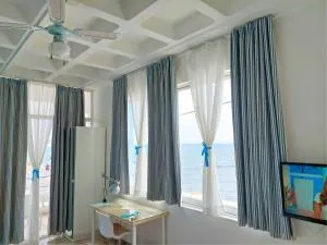 Seafront Studios and Apartments