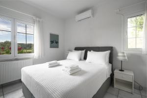 Paliouri Cottage by Luxlikehome