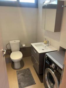 Porto - luxury penthouse, pool, walk to the beach