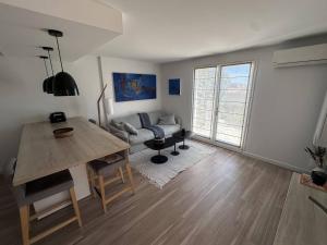 Maisonnette rénovée avec piscines, clim et wifi aux Issambres - FR-1-768-33