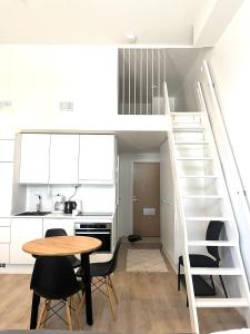 Scandinavian loft 1BR apartment near city centre