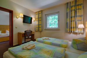 See Hotel Karlslust Chalets