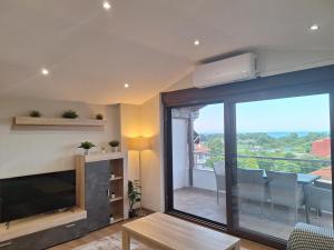 Luxury suite with sea and Olympus view