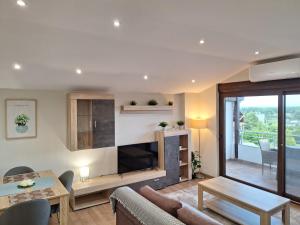 Luxury suite with sea and Olympus view