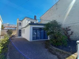 Royan - MAISON des années 50 RENOVEE à proximité de la PLAGE de FONCILLON - رويان