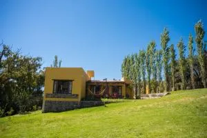 Loma Puskana - Hostería - Coronel Moldes