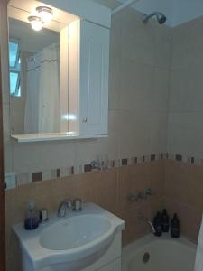 Cómodo apartamento frente Quinta Presidencial