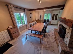Maisons de vacances House with swimming pool, sleeps 12 : photos des chambres